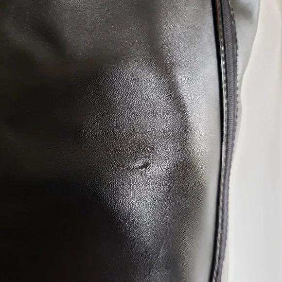 Designer Parfums GIVENCHY Black patent leather tote bag - Picture 9 of 11